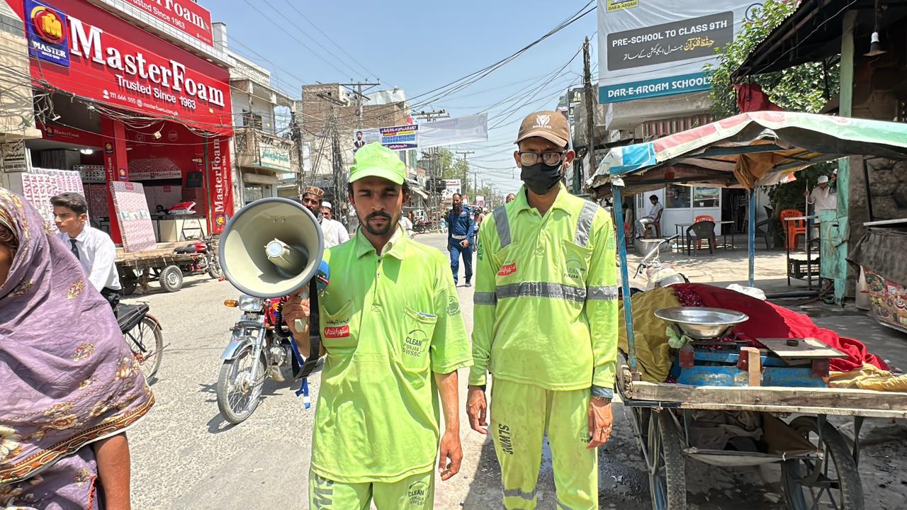 Main Boulevard Loudspeaker Sweeper Vehicle